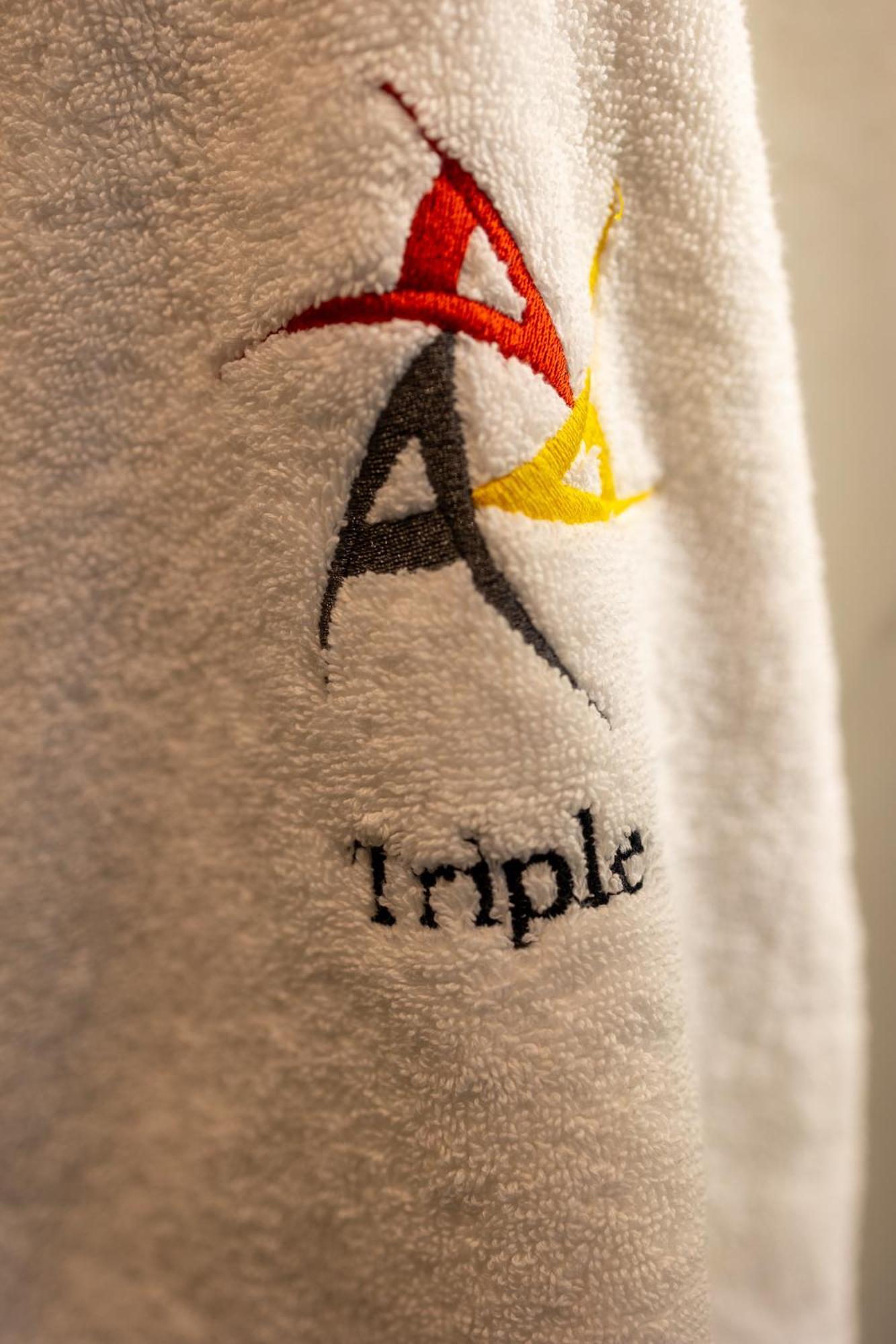 Triple A @ Trendy Psiri - Art & Nightlife Aparthotel เอเธนส์ ภายนอก รูปภาพ