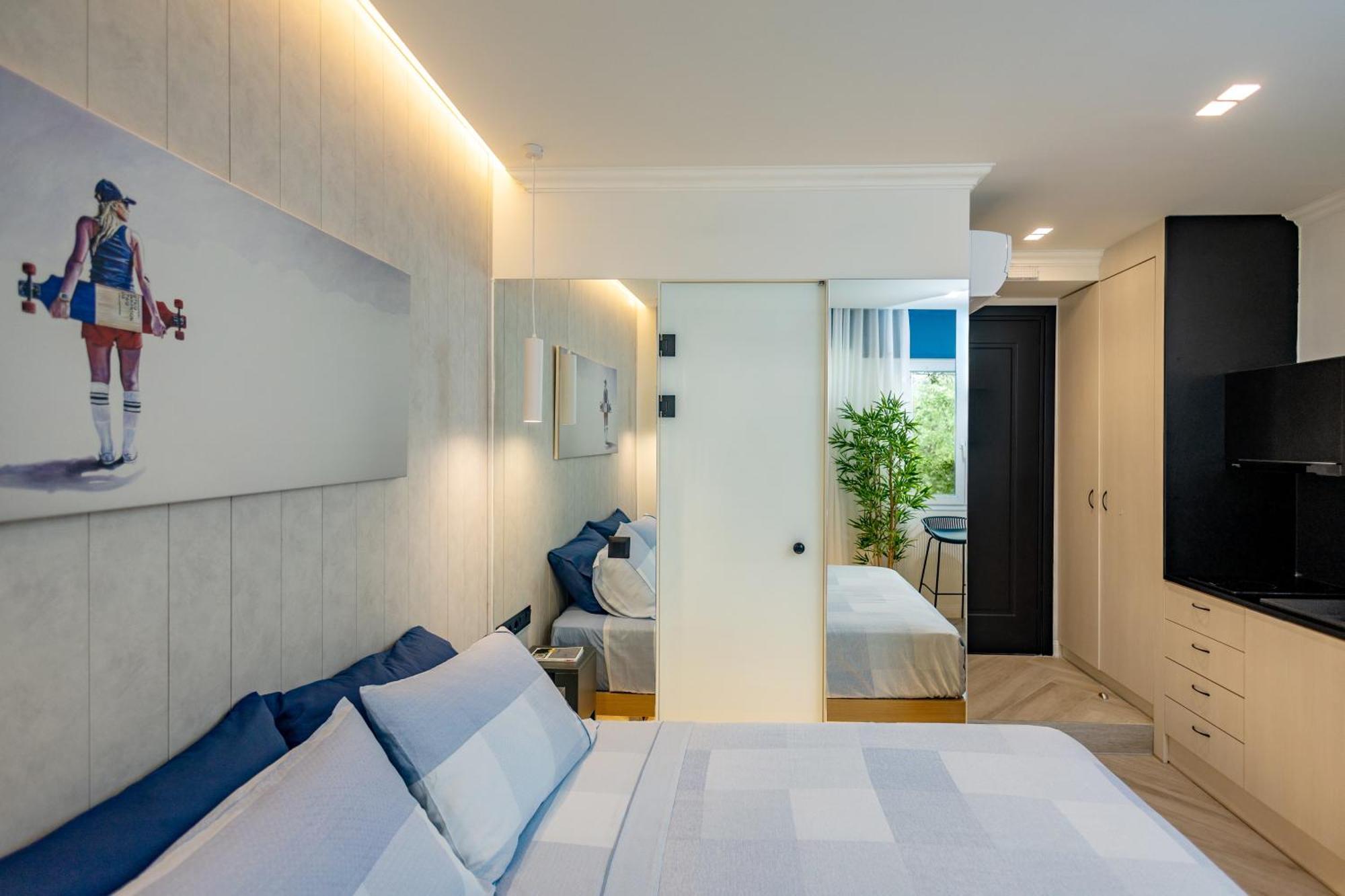 Triple A @ Trendy Psiri - Art & Nightlife Aparthotel เอเธนส์ ภายนอก รูปภาพ